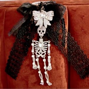 *UNIQUE* BaubleBar ‘Dead Cool’ Silver Skeleton Bag Charm